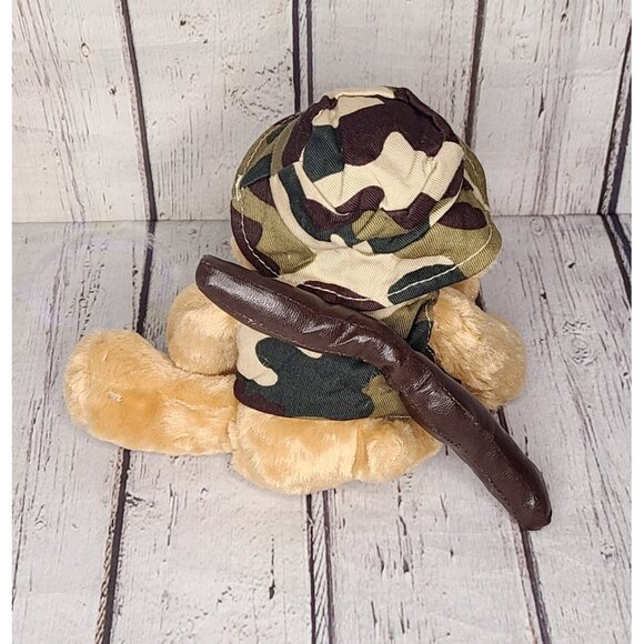 7" 2008 Plushland Camouflage Hunting Dog Plush w/ Rifle Golden Retriever Hunter - Picture 2 of 3